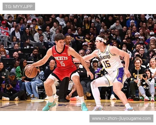 NBA火箭小将强突两个防守人打板命中